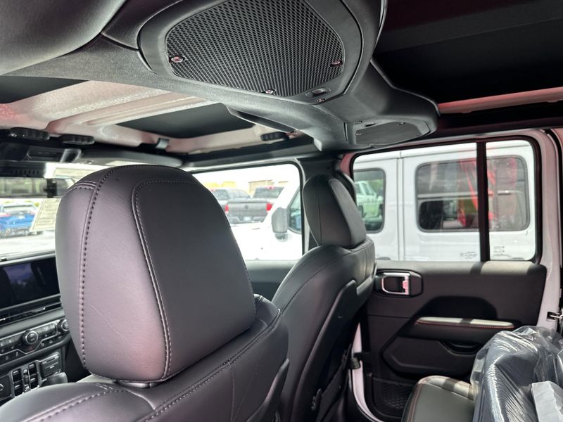 New 2025 Jeep Gladiator Rubicon X 4x4Image 18