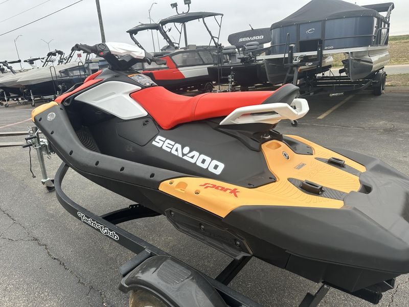 2025 SEADOO SPARK FOR 3 CONVENIENCE PACKAGE WITH SOUND SYSTEM SUNRISE ORANGE AND DRAGON RED Image 7