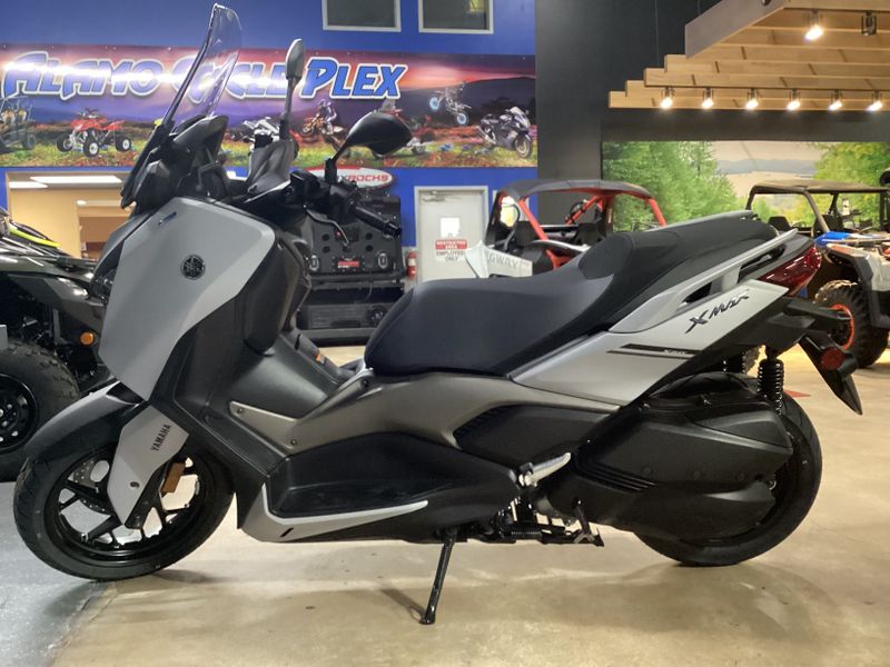 2024 YAMAHA XMAX GRANITE GRAYImage 12