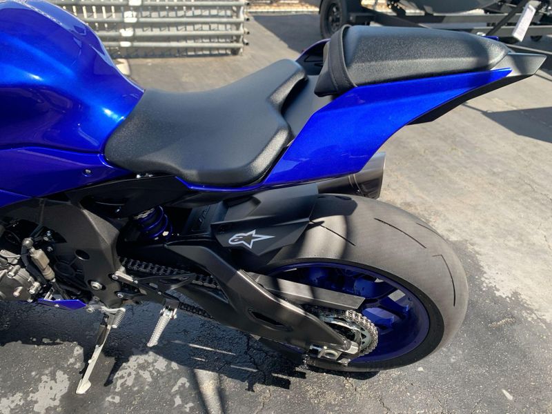 Used 2025 Yamaha YZF-R1 CA Image 13
