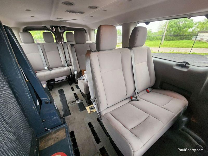 2017 Nissan NV Passenger NV3500 HD SVImage 3