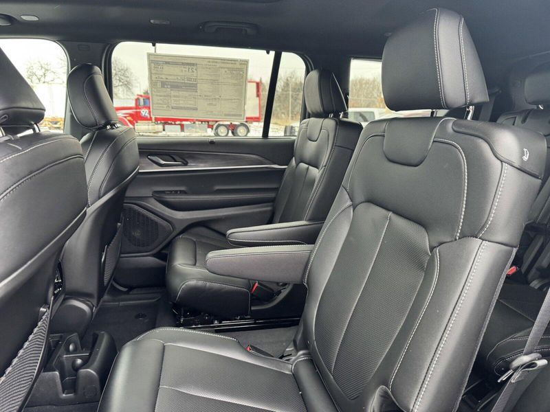2025 Jeep Grand Cherokee L LimitedImage 12