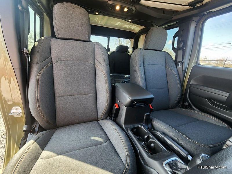 New 2025 Jeep Gladiator Willys 4x4