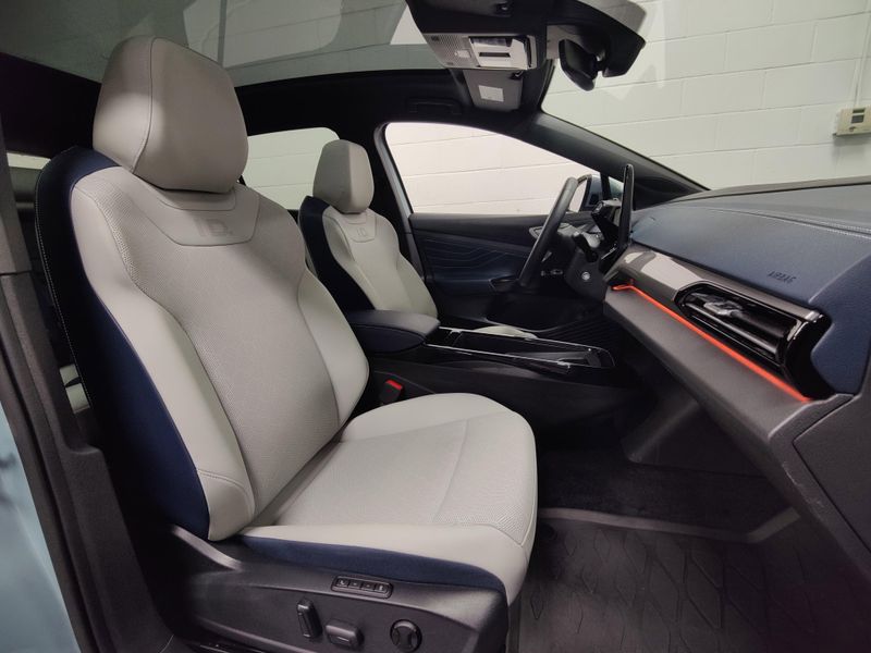 2024 Volkswagen ID.4 S w/Glass RoofImage 5