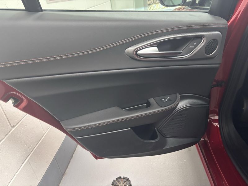 New 2025 Alfa Romeo Giulia Intensa AwdImage 13