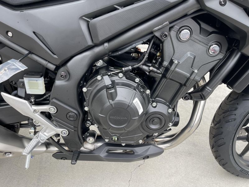 2025 Honda CB500F Image 11
