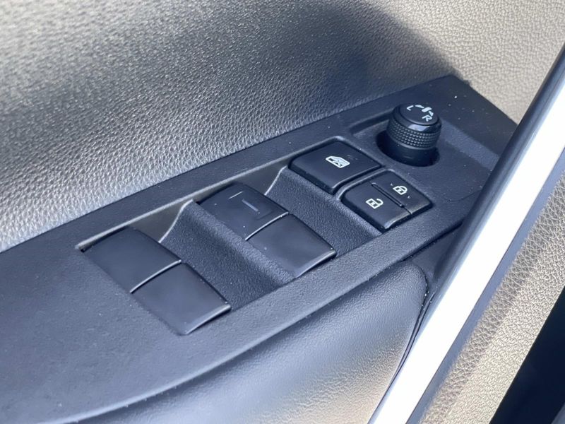 Used 2022 Toyota Corolla Cross LE 4WD (Natl)