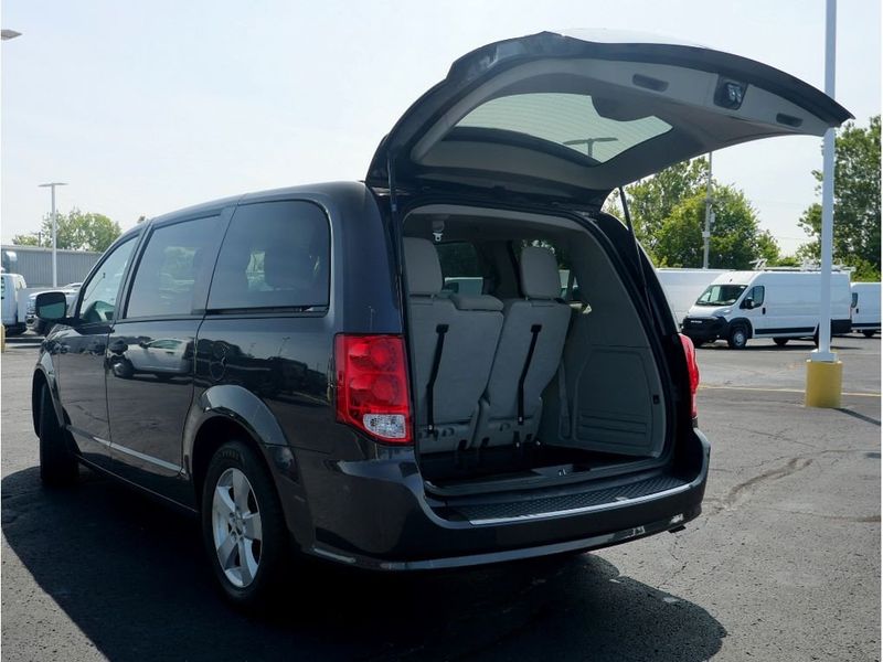 2019 Dodge Grand Caravan SEImage 14