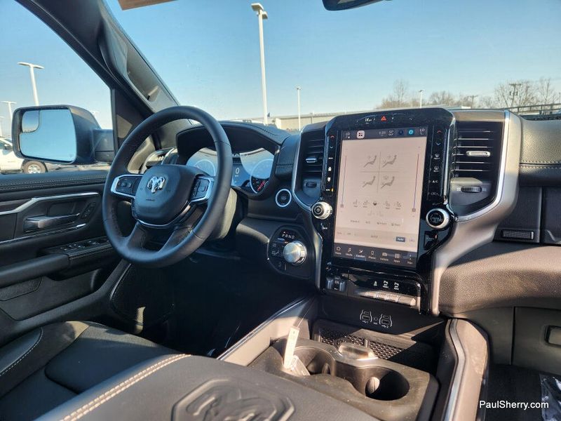 New 2026 RAM 1500 Laramie Crew Cab 4x4 5'7' Box