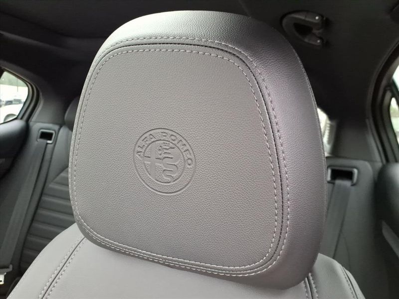 New 2025 Alfa Romeo Stelvio VeloceImage 16