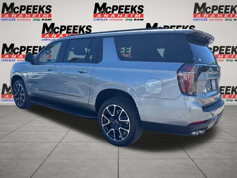 Used 2026 Chevrolet Suburban RSTImage 3