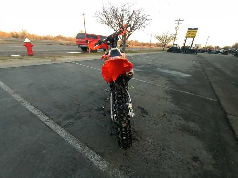 2025 KTM XC 125 