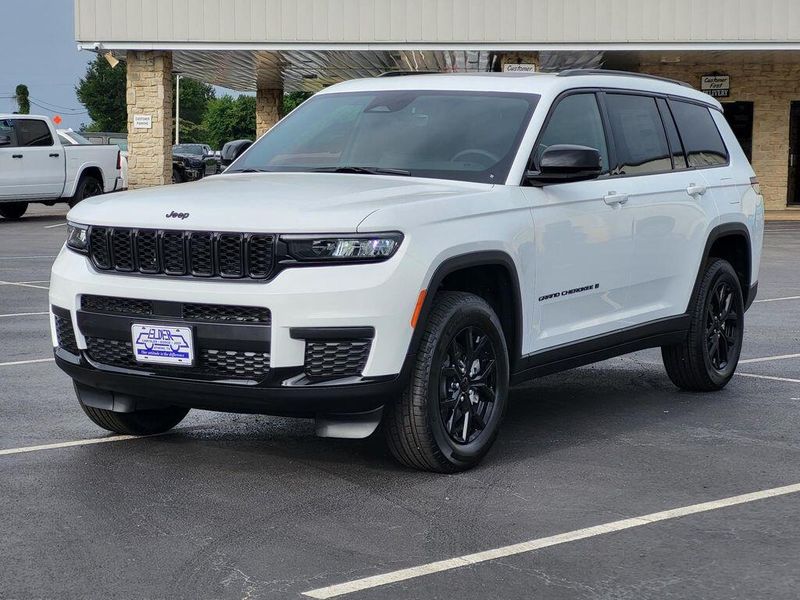 2025 Jeep Grand Cherokee L Altitude X 4x4Image 3