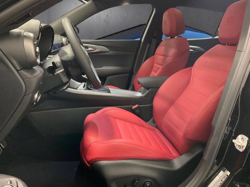 New 2026 Alfa Romeo Tonale Sprint AwdImage 3