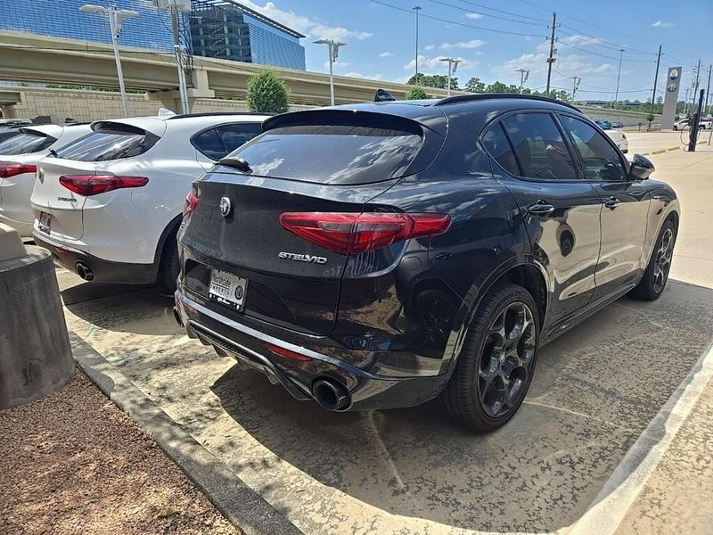 Used 2022 Alfa Romeo Stelvio VeloceImage 3