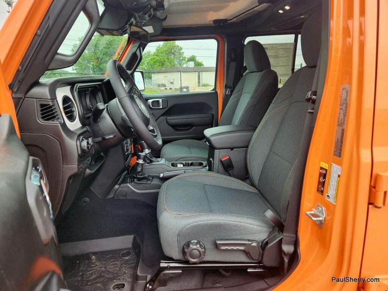 New 2025 Jeep Wrangler 4-door Sport SImage 21
