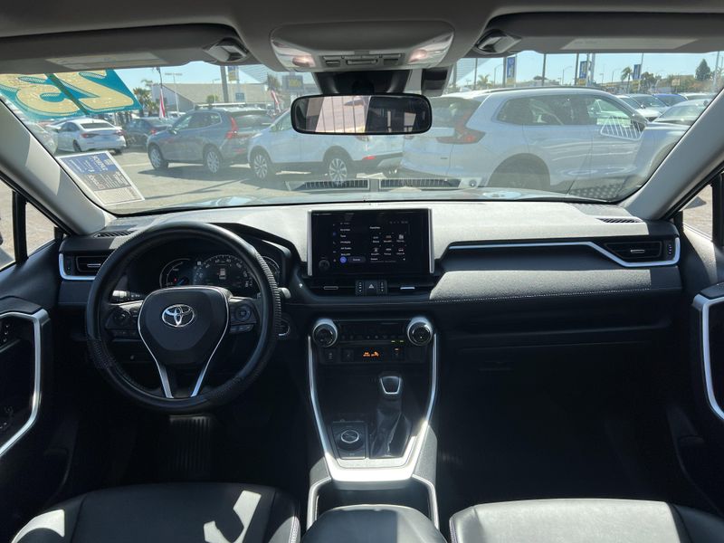 2023 Toyota RAV4 Hybrid XLE PremiumImage 20