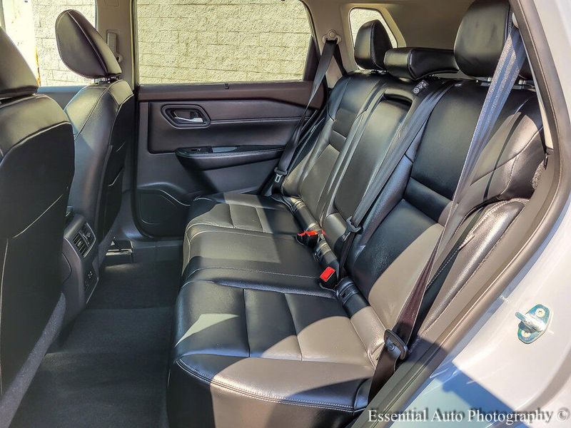2023 Nissan Rogue SL photo 10