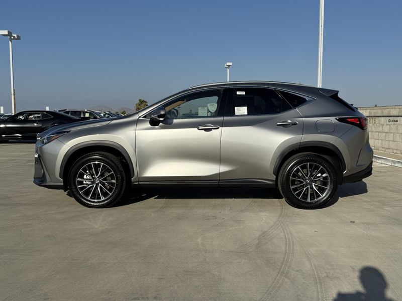 New 2026 Lexus NX 450h+ PremiumImage 6