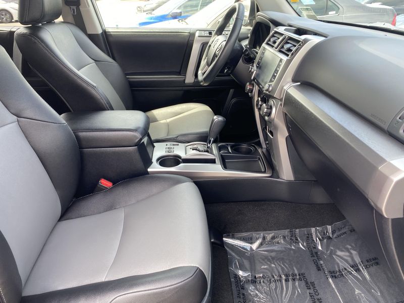 2022 Toyota 4Runner SR5 PremiumImage 12