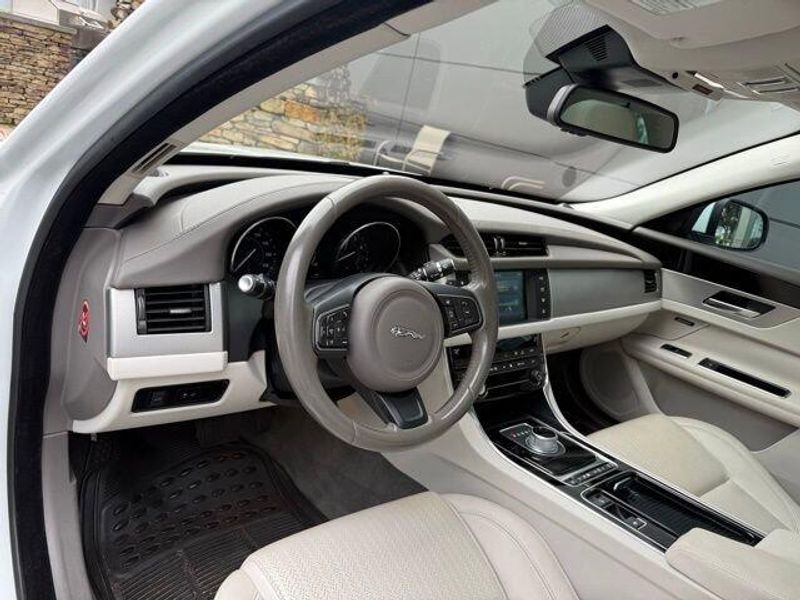 Used 2016 Jaguar XF 35t Prestige