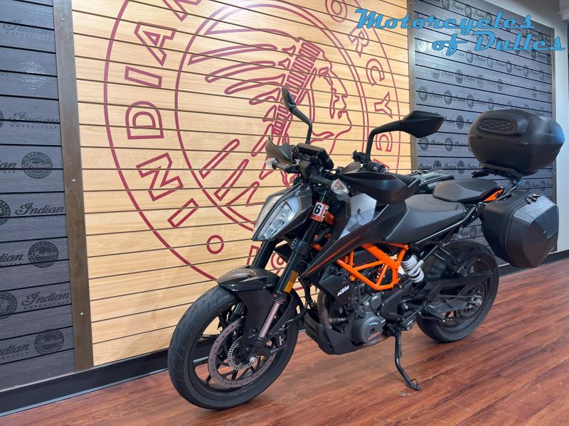 2023 KTM Duke 390 Image 3