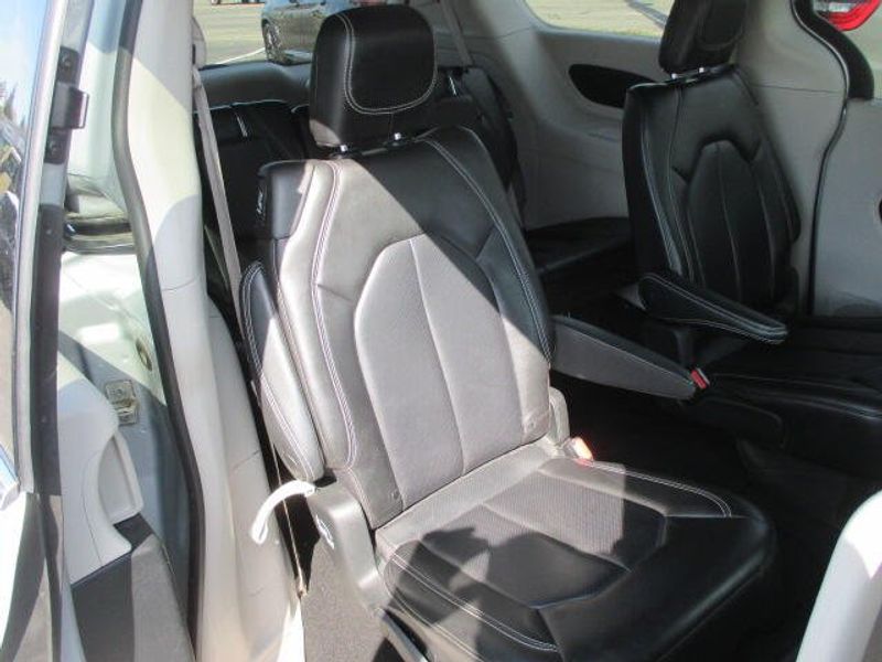 2023 Chrysler Pacifica Touring LImage 27