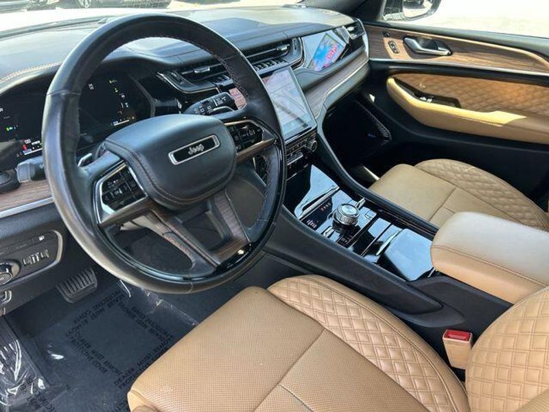 Used 2022 Jeep Grand Cherokee Summit 4xeImage 17
