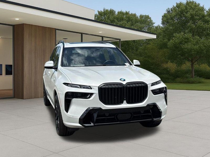 Used 2024 BMW X7 xDrive40iImage 5