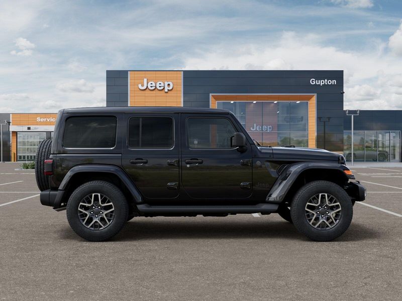 New 2026 Jeep Wrangler 4-door SaharaImage 39