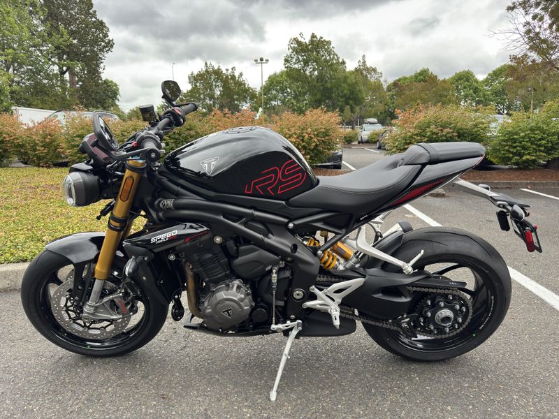 2025 Triumph Speed Triple 1200 RS - JET BLACK 