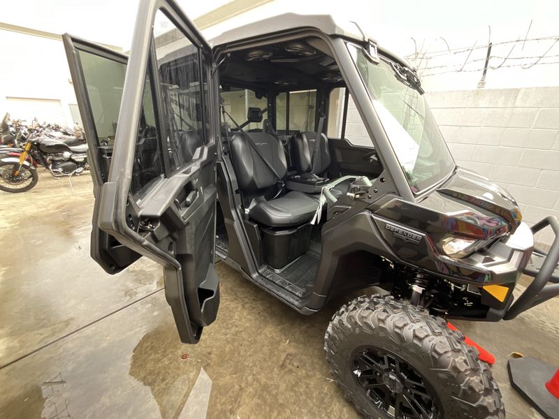 2025 Can-Am DEFENDER MAX HD 10Image 8