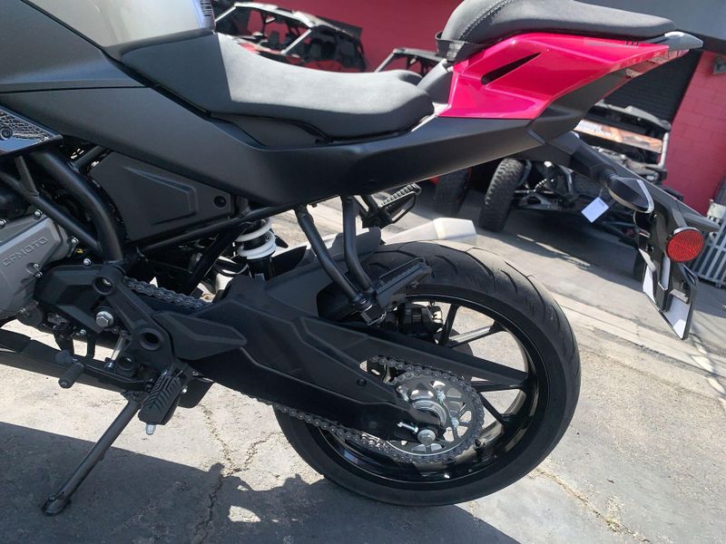 New 2025 CFMOTO 300SS Image 18