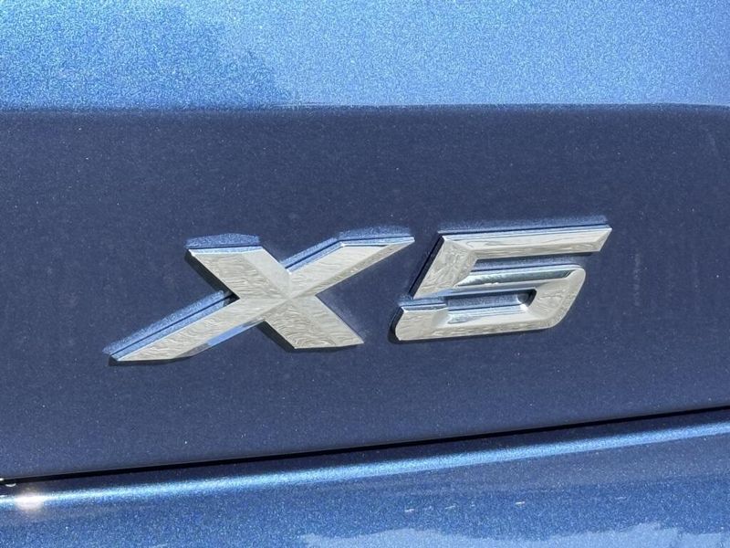 2022 BMW X5 xDrive45eImage 13