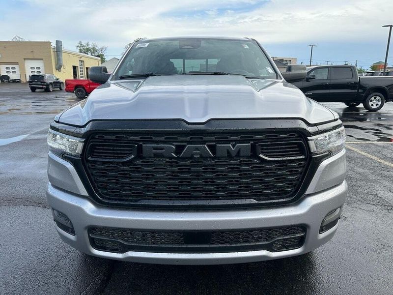 2025 RAM 1500 Tradesman Crew Cab 4x4 5
