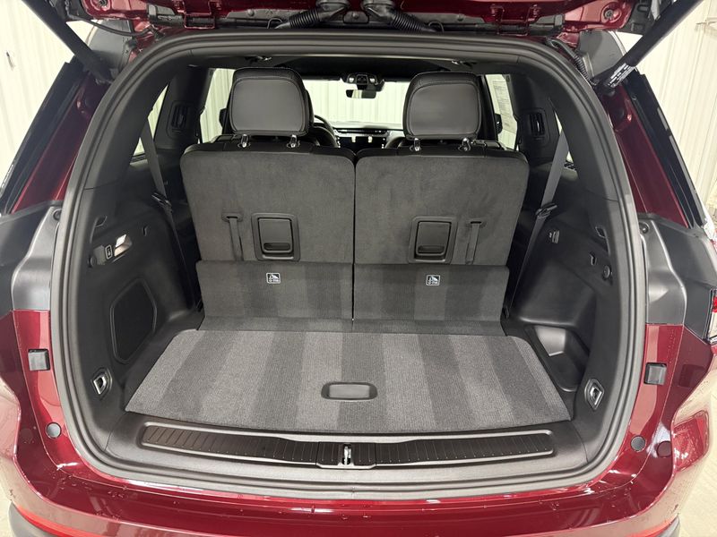 New 2026 Jeep Grand Cherokee L Limited 4x4Image 7