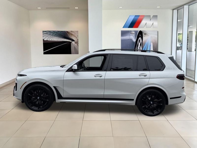 2026 BMW X7 xDrive40iImage 9