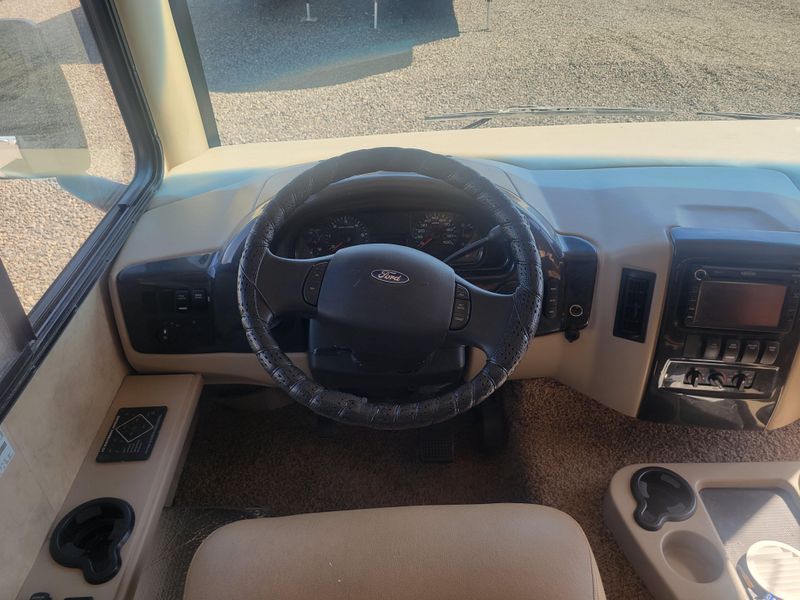 Used 2012 THOR M-32A  FORD Image 25