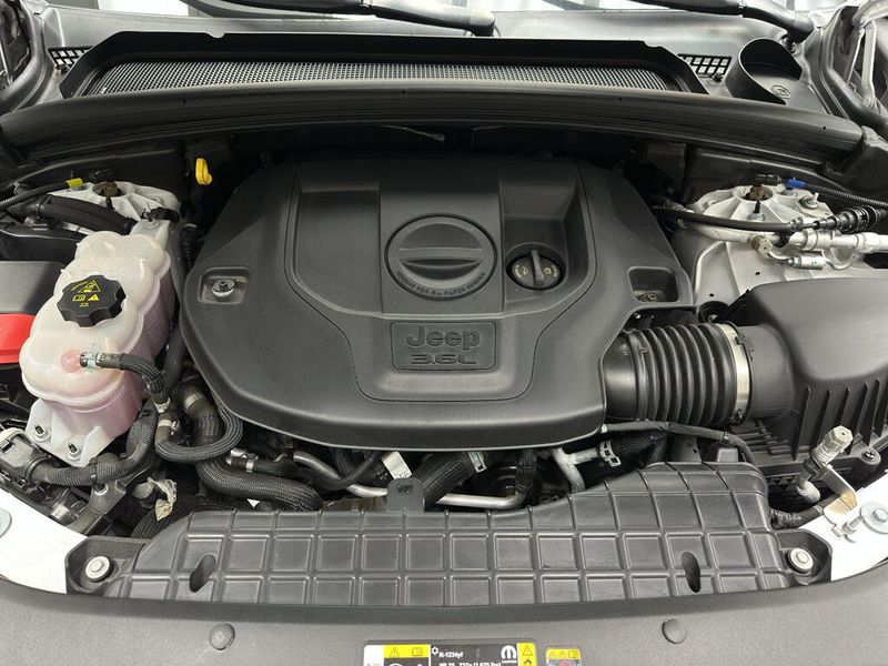 Used 2023 Jeep Grand Cherokee OverlandImage 26