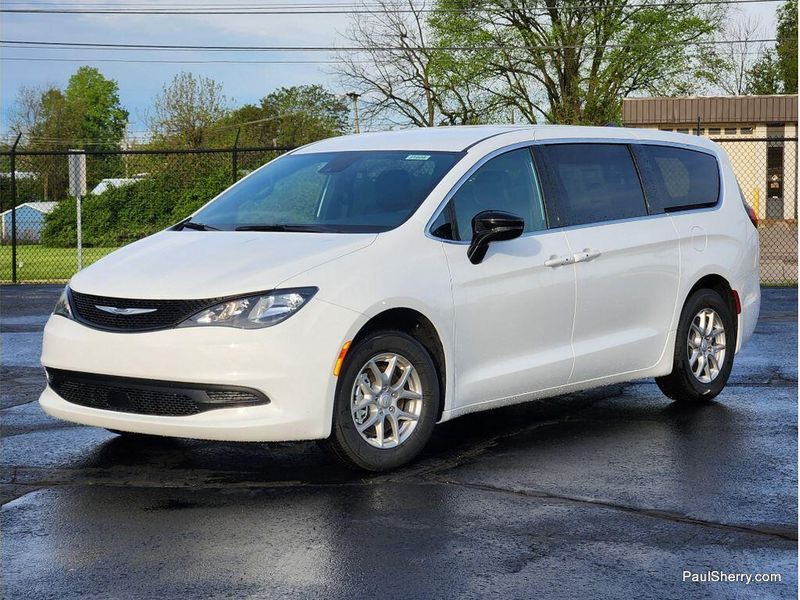 New 2026 Chrysler Voyager Lx