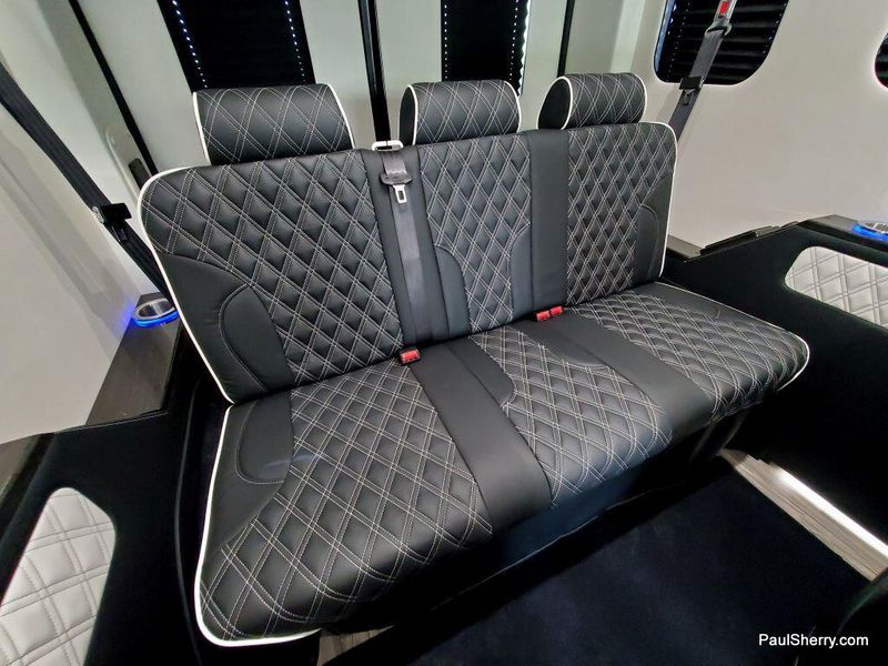2024 RAM Promaster 2500 Slt+ Window Van High Roof 159