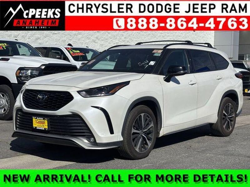 Used 2021 Toyota Highlander XSEImage 1