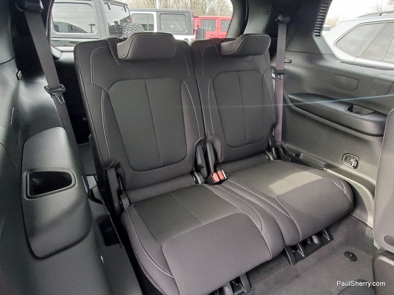 Used 2025 Jeep Grand Cherokee L Laredo X