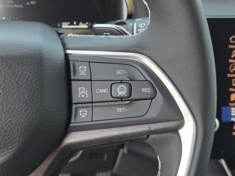 New 2026 Jeep Grand Cherokee L Laredo Altitude 4x4
