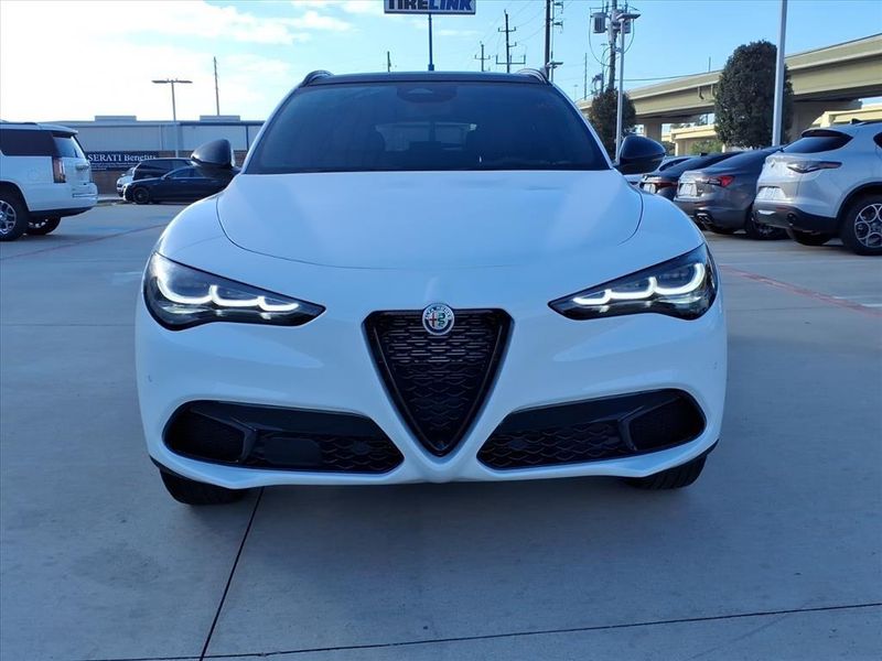 2025 Alfa Romeo Stelvio Sprint Base photo 3