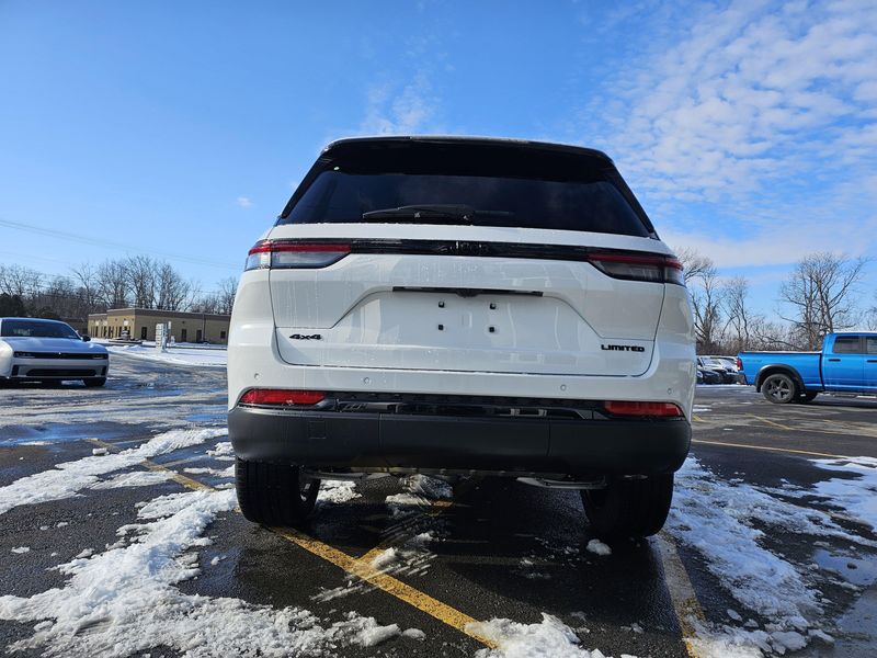 New 2025 Jeep Grand Cherokee Limited 4x4Image 6