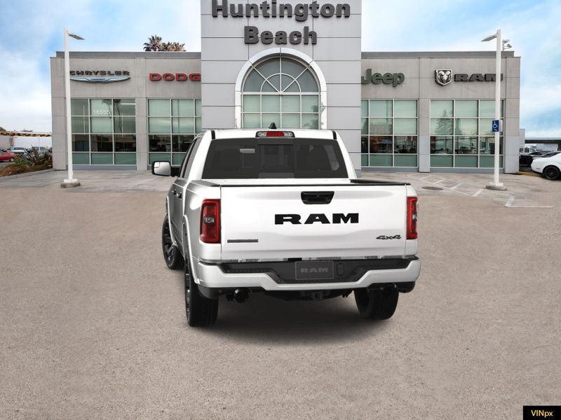 2025 RAM 1500 Big Horn Crew Cab 4x4Image 8