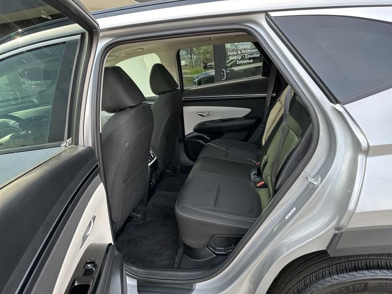 2022 Hyundai Tucson Hybrid SEL ConvenienceImage 18