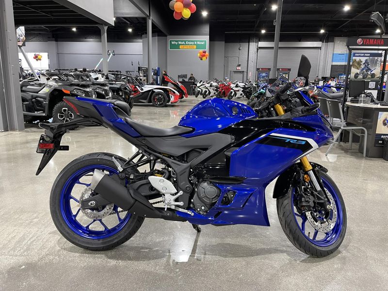 2025 Yamaha YZF-R3 ABS Image 18