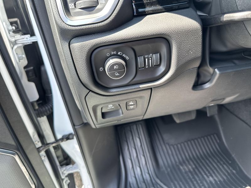 New 2025 RAM 1500 Laramie Crew Cab 4x4 5